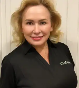 Debbie Stanford headshot.